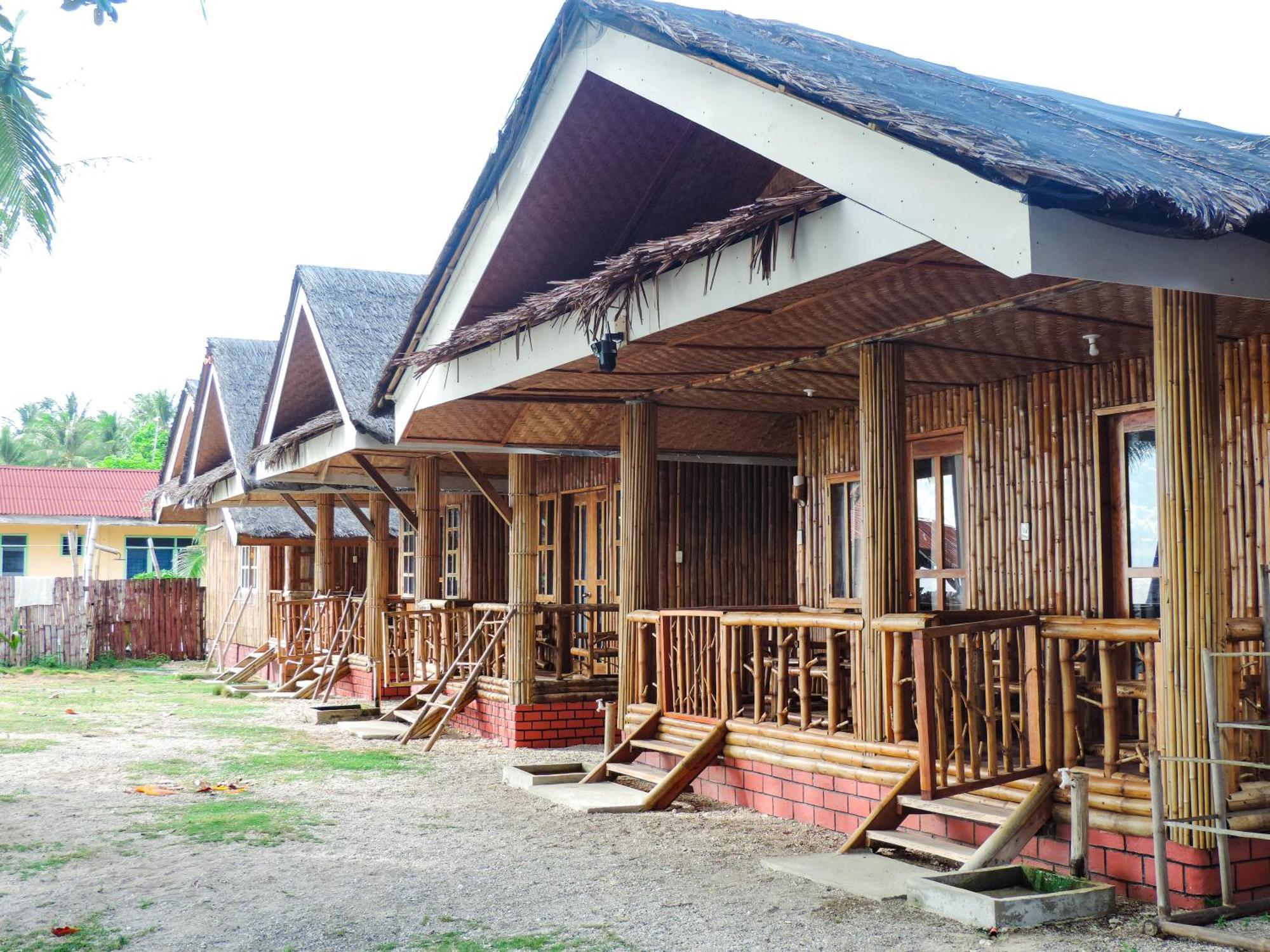 Hola Beach Resort Siquijor Esterno foto